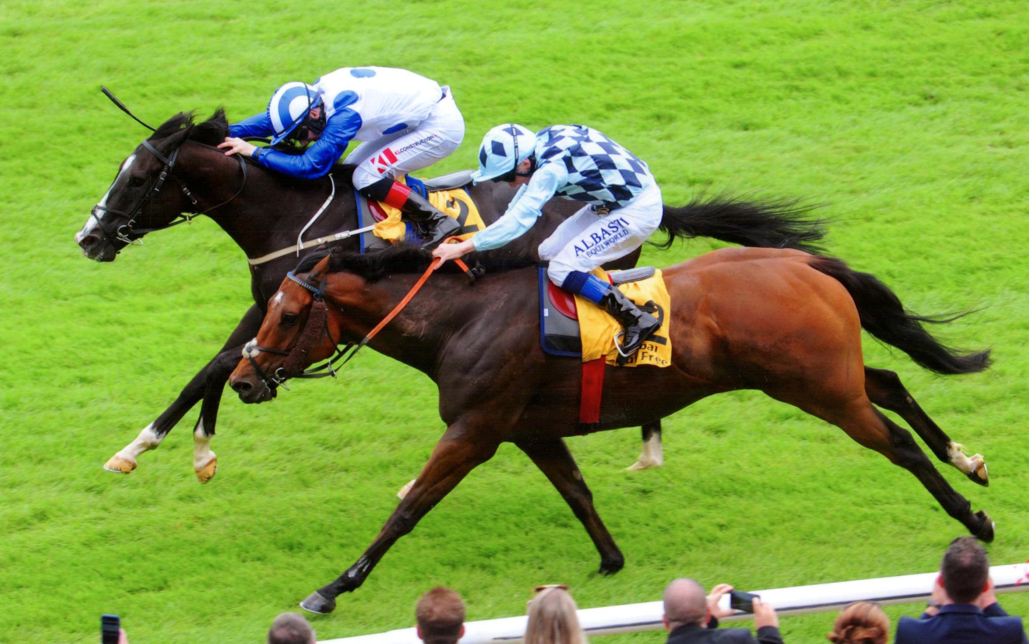 BUFFER ZONE gets Derby Day off to the perfect start - Curragh, 29th June 2019