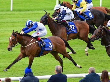 PIRATE JENNY stretches for home in the Fillies Handicap over 6f - The Curragh, 2nd May '22 (Healy Racing). 